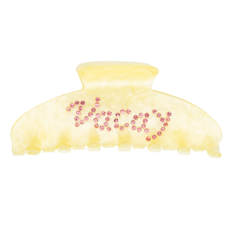 TEXT HAIR CLAW "VACAY" PALE YELLOW